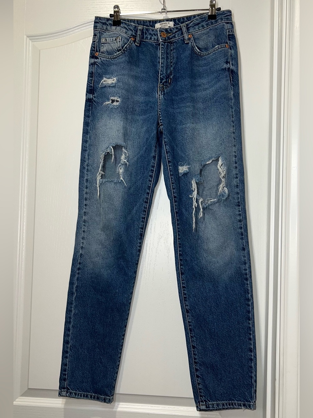 Forever 21 Distressed Medium Wash High Rise Denim Blue Jeans Women’s Size 28